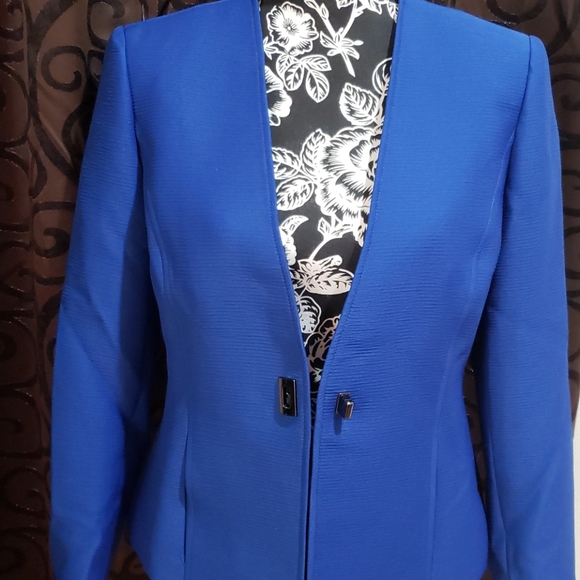 Tahari ASL Women's Petite Turn-Lock Blazer - Picture 6 of 8